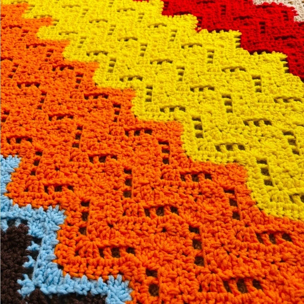 Vintage Crochet Zig Zag Pattern Chevron Ripple Afghan Blanket Measures 52x53